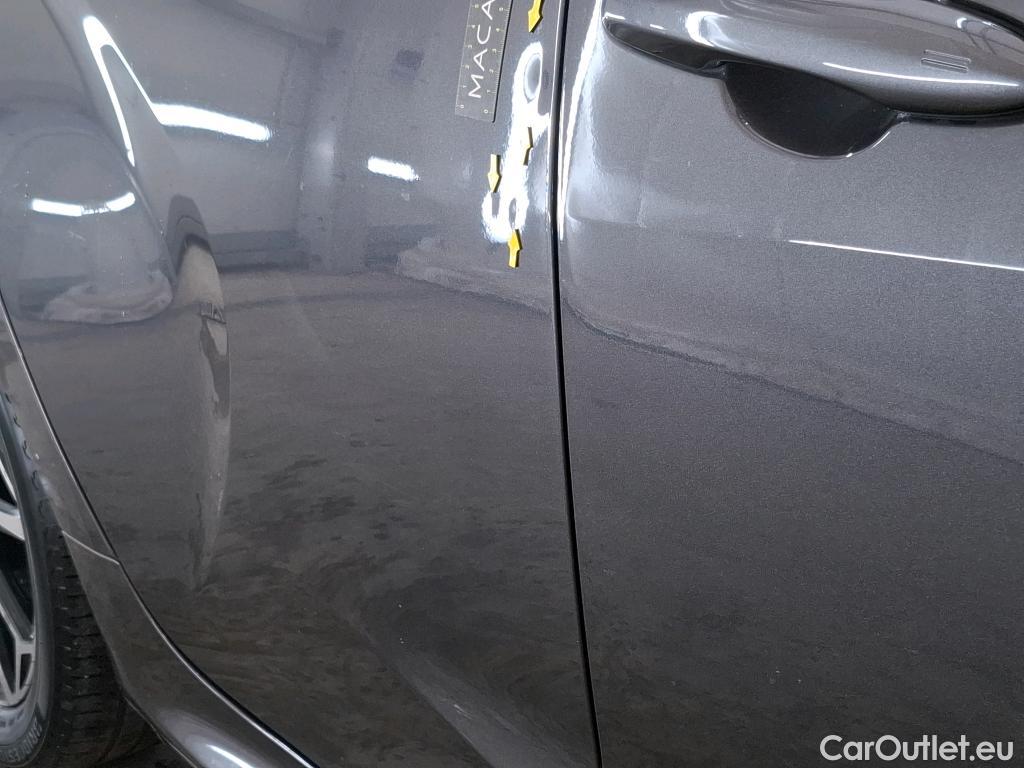  Toyota  Yaris TOYOTA  Hybride / 2019 / 5P / Berline Hybride 116h Design #36