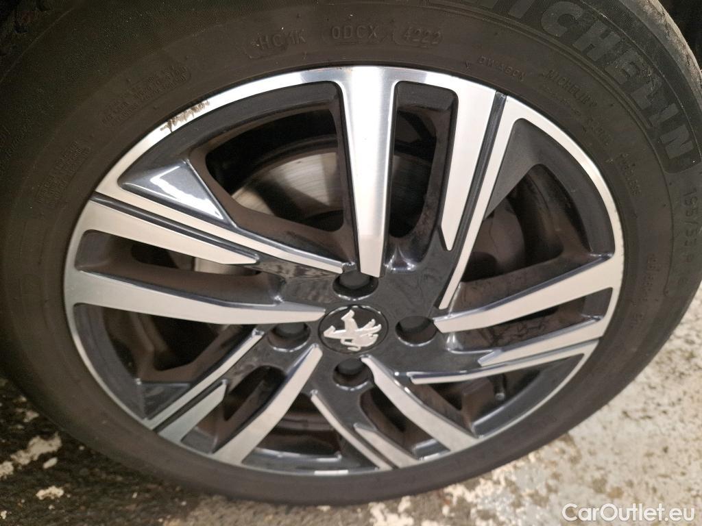  Peugeot  208  Allure Pack 1.2 PureTech 100CV BVA8 E6d #4