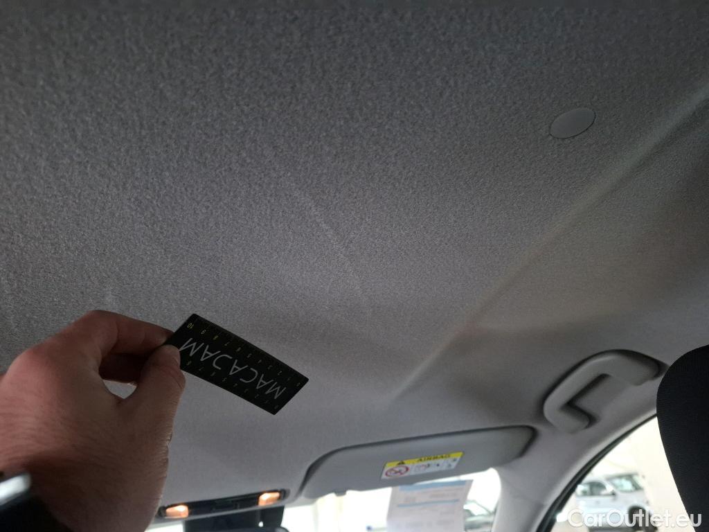  Toyota  Yaris TOYOTA  Hybride / 2019 / 5P / Berline Hybride 116h Design #30