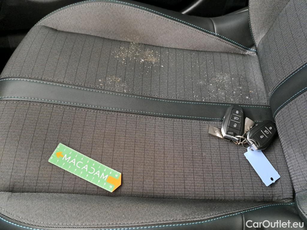  Peugeot  2008  Allure Pack 1.2 PureTech 100CV BVM6 E6d #36