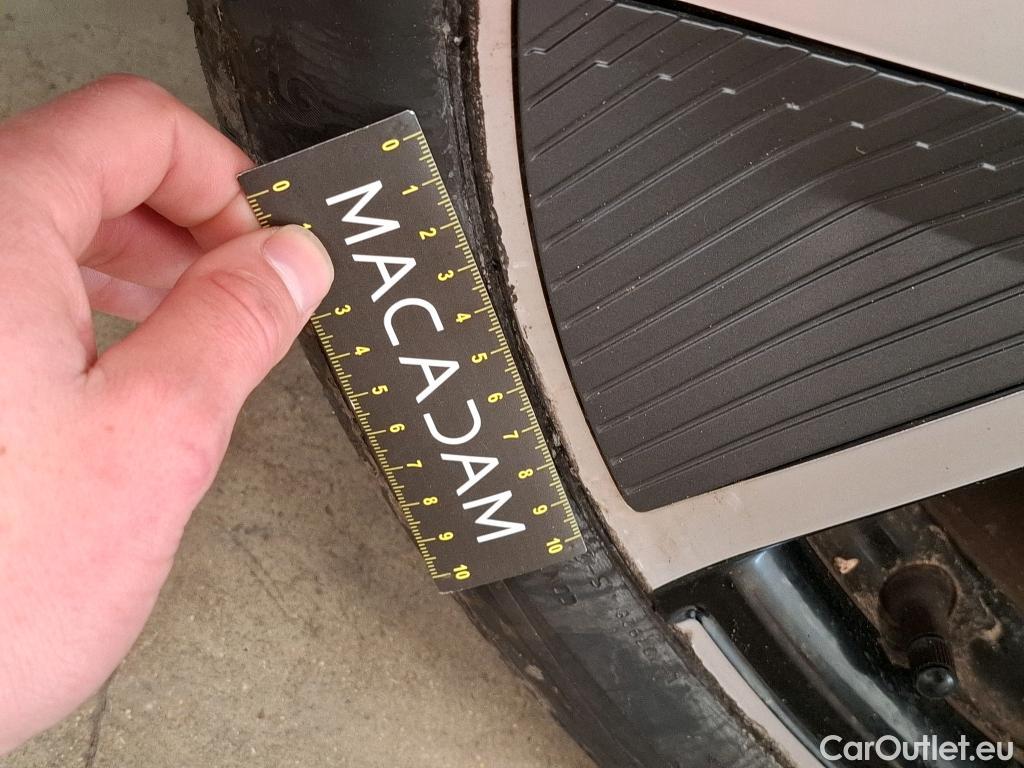  Peugeot  208  (e-) GT Pack 50kWh BVA #8