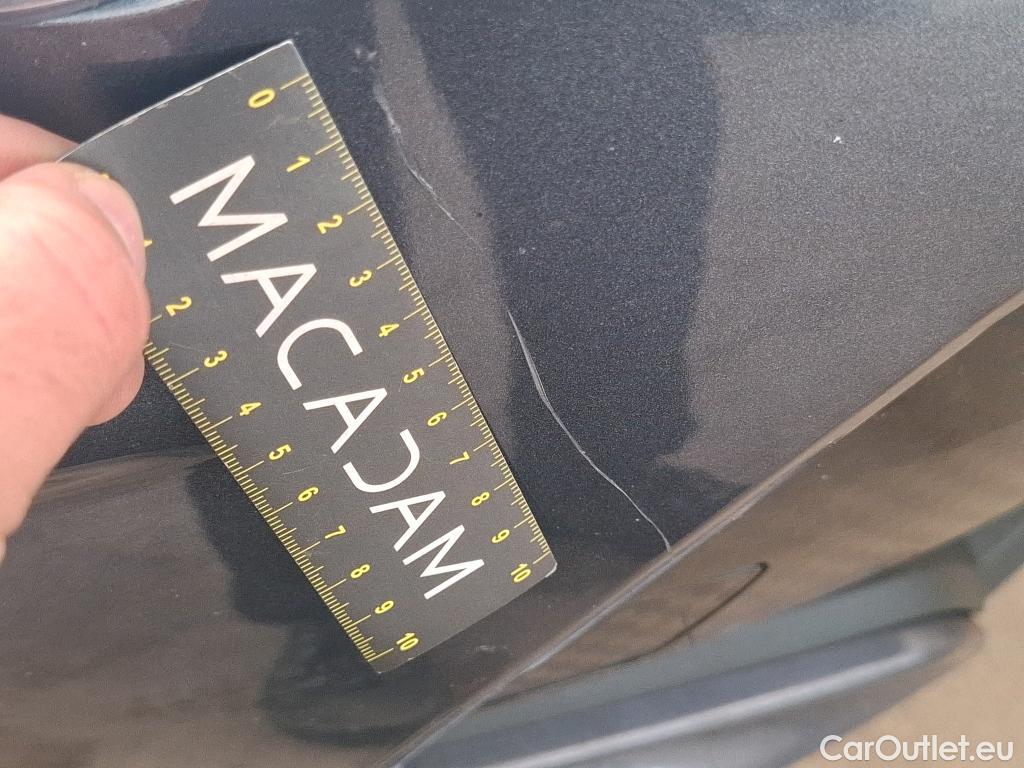  Toyota  Yaris TOYOTA  Hybride / 2019 / 5P / Berline Hybride 116h Design #28