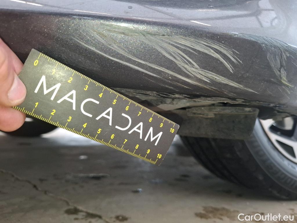  Toyota  Yaris TOYOTA  Hybride / 2019 / 5P / Berline Hybride 116h Design #25