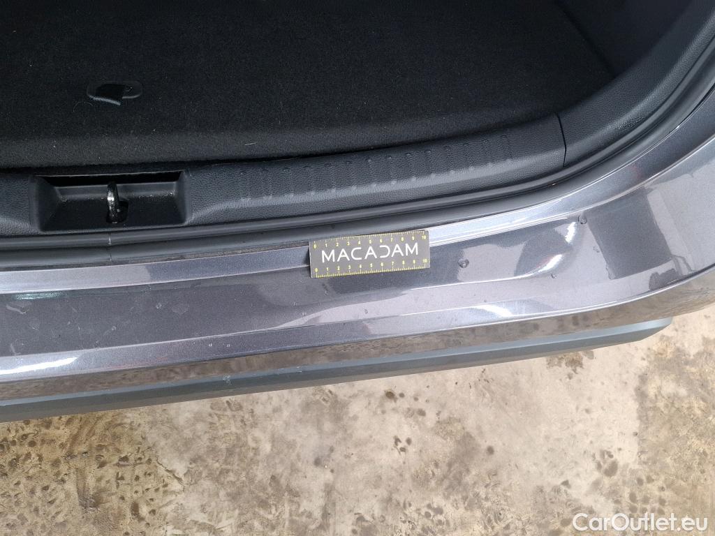  Toyota  Yaris TOYOTA  Hybride / 2019 / 5P / Berline Hybride 116h Design #11