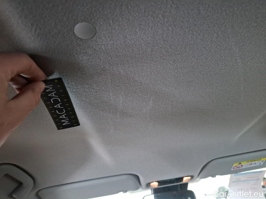  Toyota  Yaris TOYOTA  Hybride / 2019 / 5P / Berline Hybride 116h Design #29