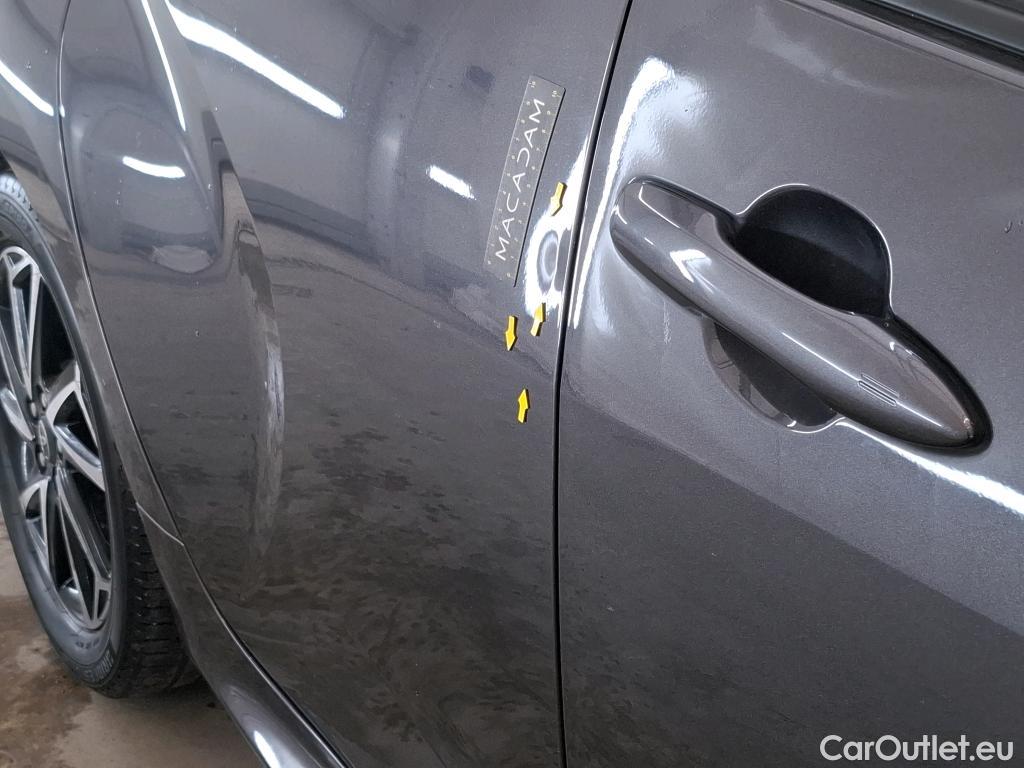  Toyota  Yaris TOYOTA  Hybride / 2019 / 5P / Berline Hybride 116h Design #33