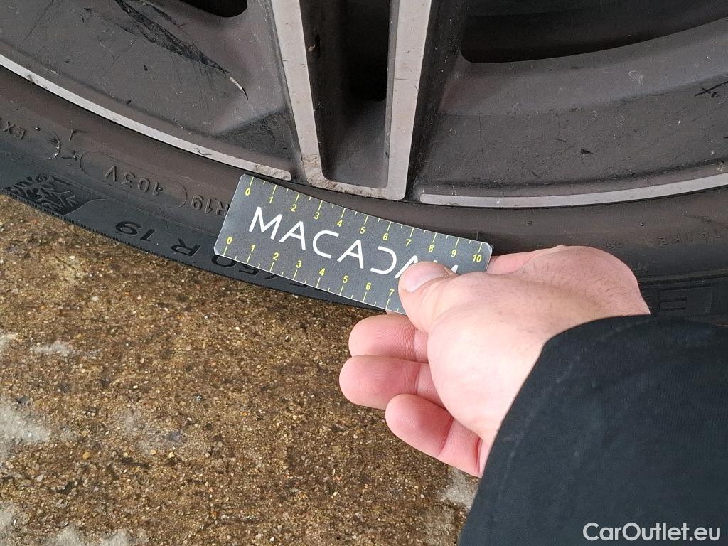  Mercedes  GLB MERCEDES-BENZ  / 2019 / 5P / SUV  200 d AMG Line #26