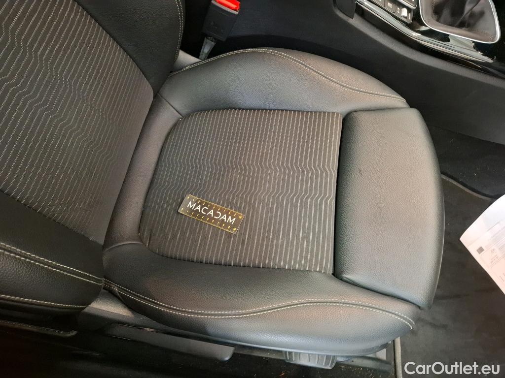  Mercedes  A-Klasse MERCEDES-BENZ Classe A Compact / 2018 / 5P / Berline A 180 Progressive Line #40