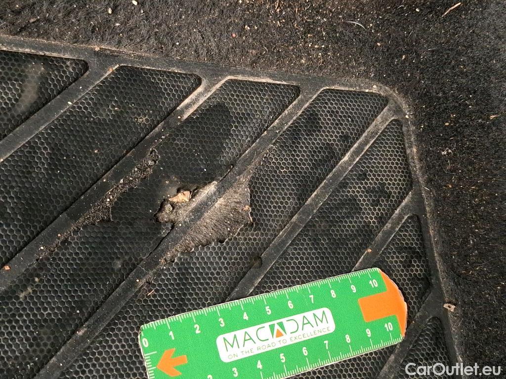  Opel   Grandland X Grandland X Elegance Business 1.5 130CV BVA8 E6d #4