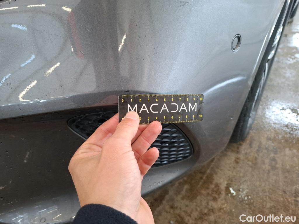  Mercedes  A-Klasse MERCEDES-BENZ Classe A Compact / 2018 / 5P / Berline A 180 Progressive Line #17