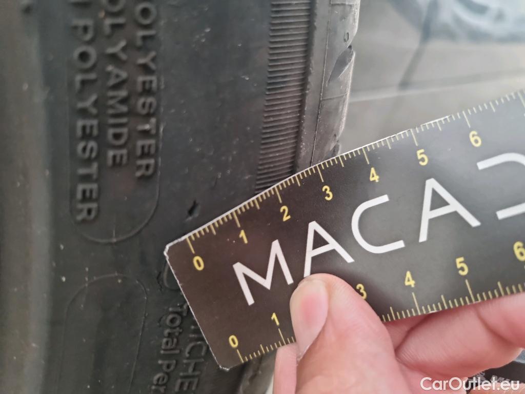  Bmw  Serie 1 BMW Série 1 / 2019 / 5P / Berline 116d DKG7 Business Design #2