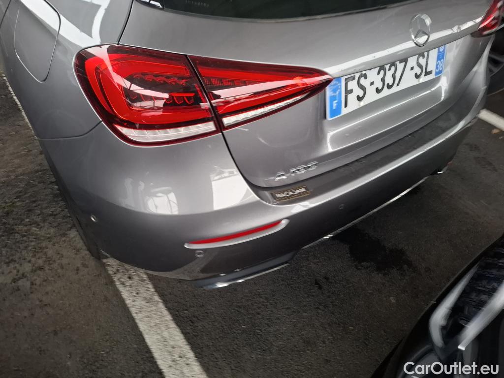  Mercedes  A-Klasse MERCEDES-BENZ Classe A Compact / 2018 / 5P / Berline A 180 Progressive Line #8
