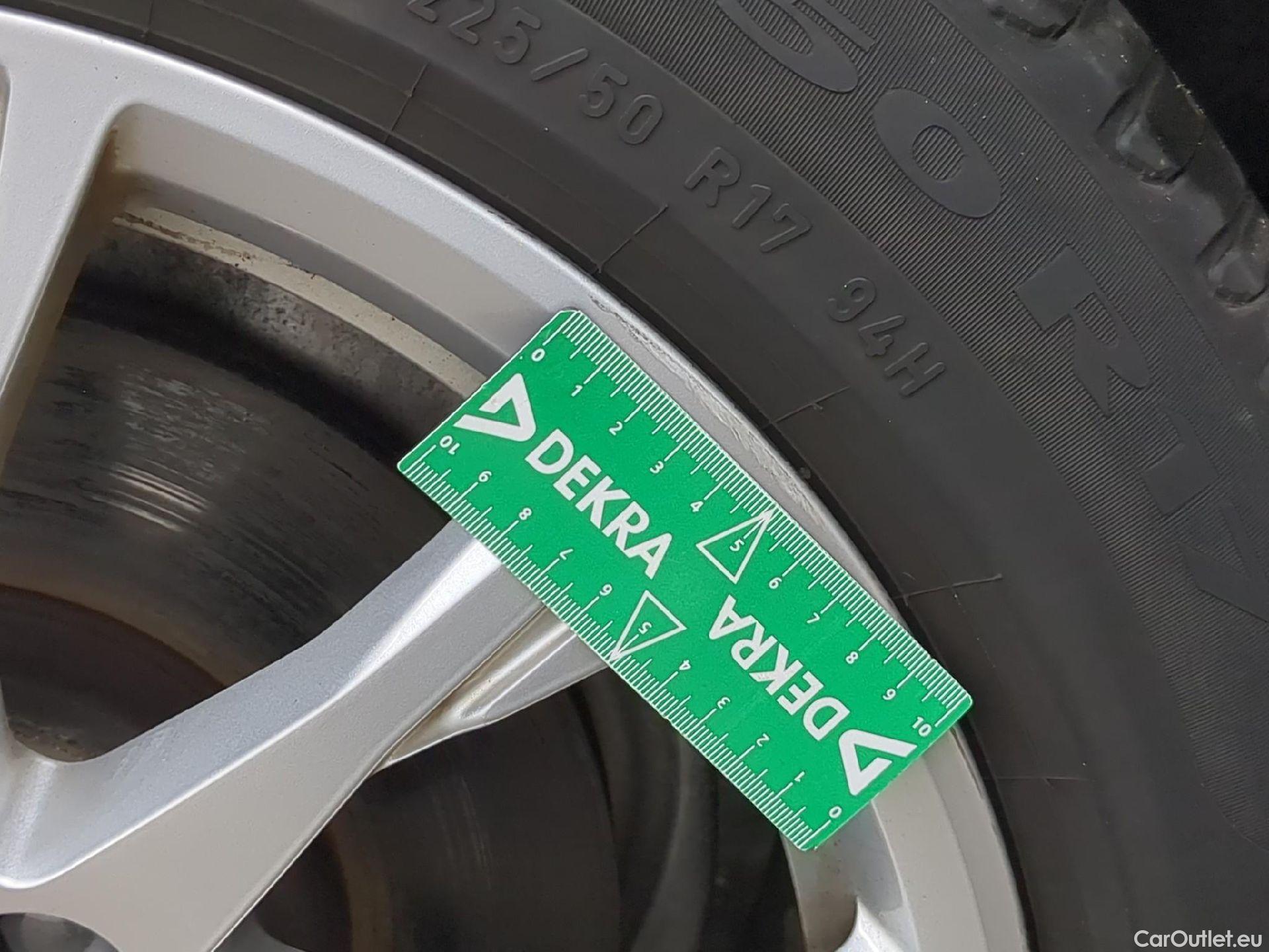  Audi  A4  Avant 30 TDI Business Line 2.0 TDI 135CV BVA7 E6d #1