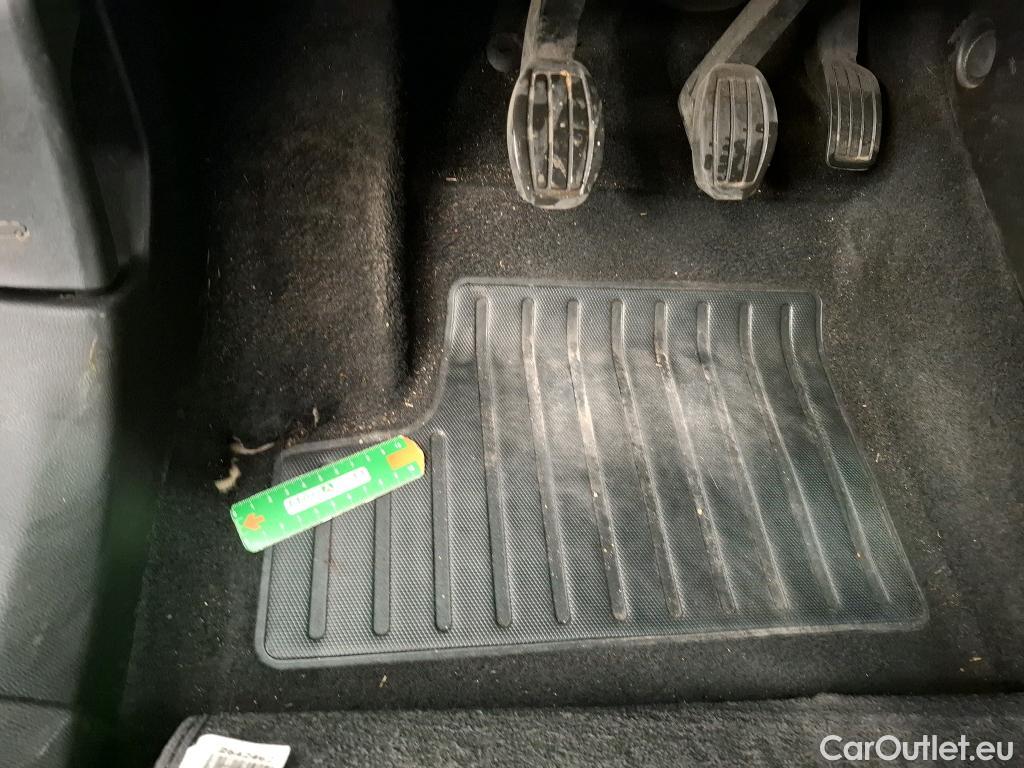  Peugeot  2008  Allure Business 1.2 PureTech 130CV BVM6 E6d #19