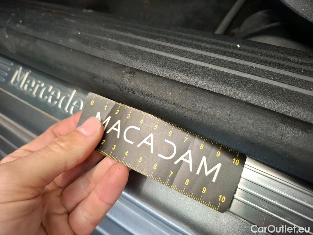  Mercedes  A-Klasse MERCEDES-BENZ Classe A Compact / 2018 / 5P / Berline A 180 Progressive Line #39