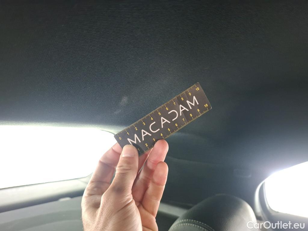  Mercedes  A-Klasse MERCEDES-BENZ Classe A Compact / 2018 / 5P / Berline A 180 Progressive Line #42