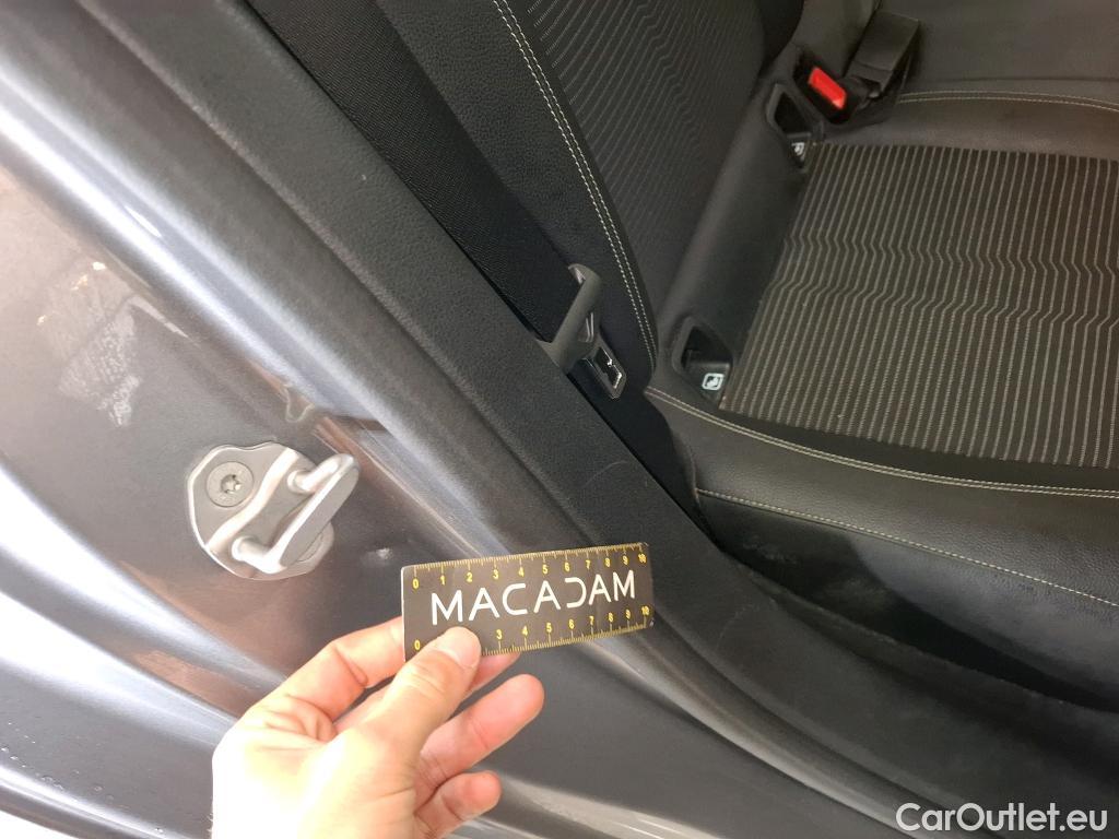  Mercedes  A-Klasse MERCEDES-BENZ Classe A Compact / 2018 / 5P / Berline A 180 Progressive Line #30