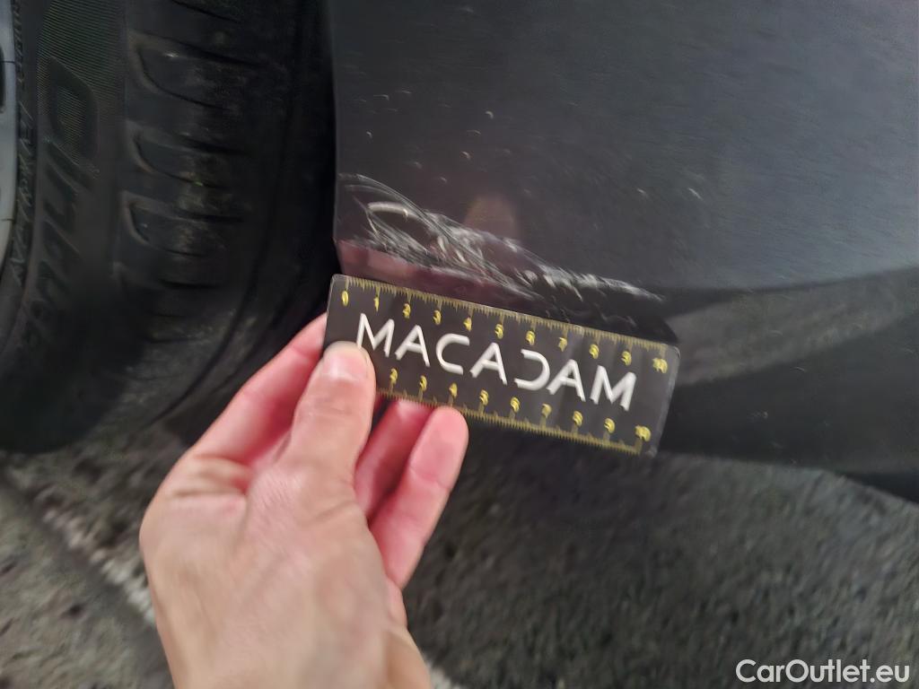  Mercedes  A-Klasse MERCEDES-BENZ Classe A Compact / 2018 / 5P / Berline A 180 Progressive Line #7