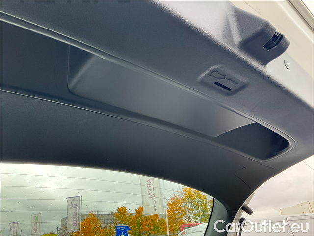  Hyundai  i30  kom.1.5i Family Comfort 5d #7