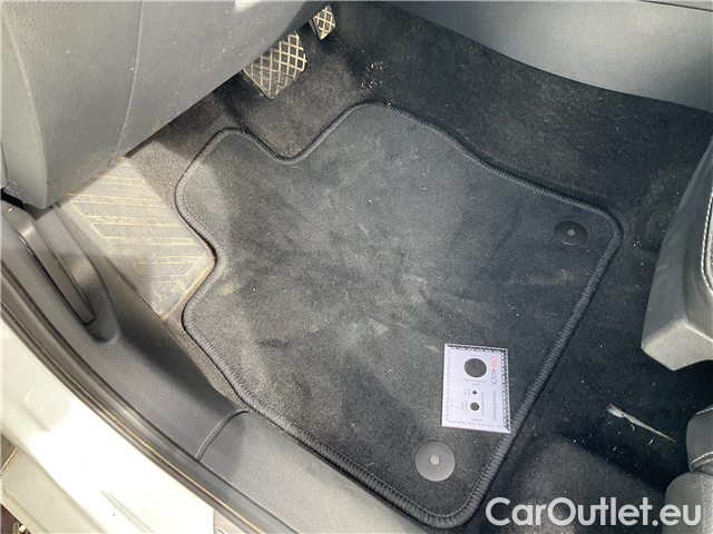  Skoda  Octavia Oct.Combi 2.0TDI 110 Style AT #3