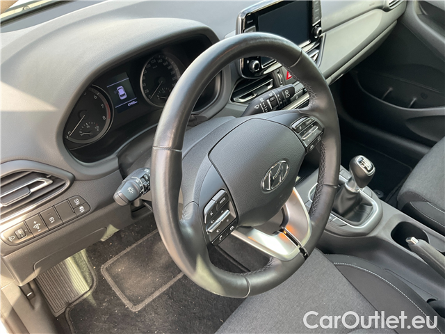  Hyundai  i30  kom.1.0TGDI 120 Smart #17