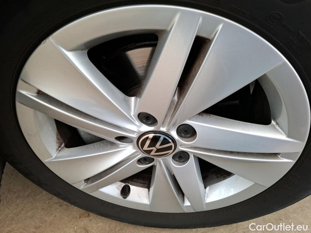  Volkswagen  Golf  VOLKSWAGEN / 2020 / 5P / Berline 1.5 eTSI OPF 150 DSG7 Life Busi #30