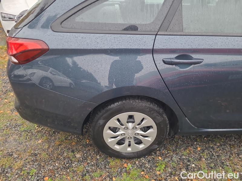  Hyundai  i30   cw (PD)(2017->)  kom. TGDI 120 Start Plus #16