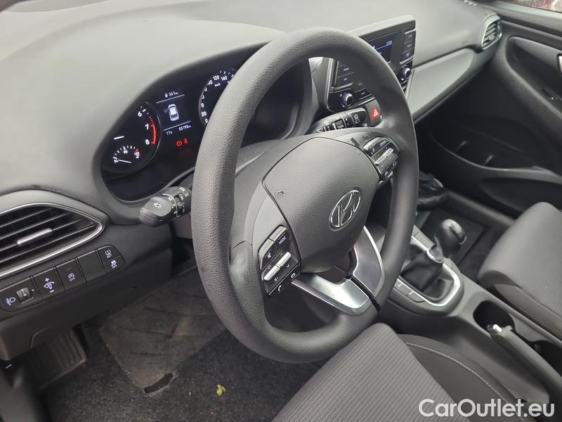  Hyundai  i30   cw (PD)(2017->)  kom. TGDI 120 Start Plus #8