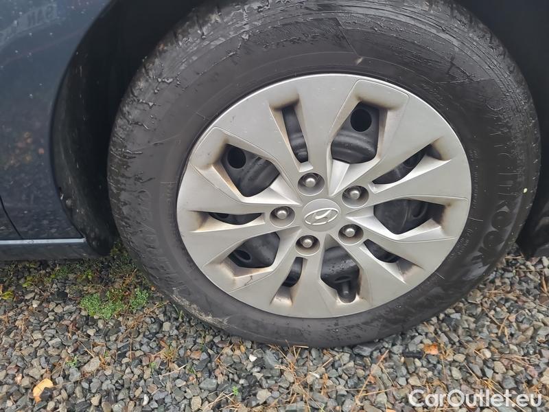  Hyundai  i30   cw (PD)(2017->)  kom. TGDI 120 Start Plus #20
