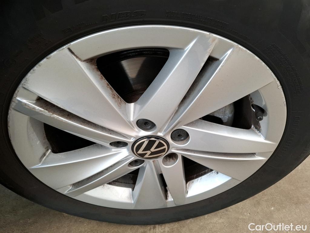  Volkswagen  Golf  VOLKSWAGEN / 2020 / 5P / Berline 1.5 eTSI OPF 150 DSG7 Life Busi #19