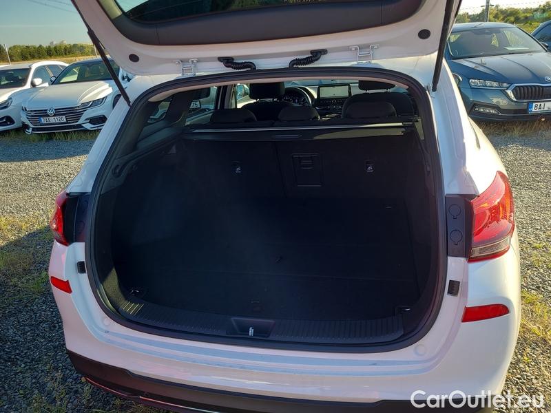  Hyundai  i30  (PD)(01.2017  ->)  kom.1.5T-GDI Family Smart #7