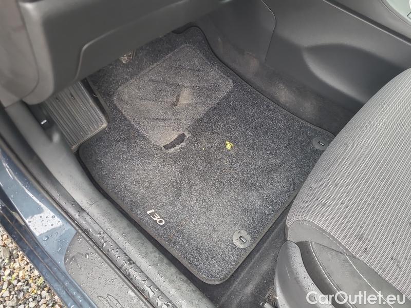  Hyundai  i30   cw (PD)(2017->)  kom. TGDI 120 Start Plus #10