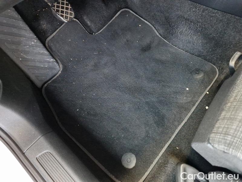  Volkswagen  Passat  Lim (CB2) (2019) Pas.2.0TDI 110 Business 4d #11