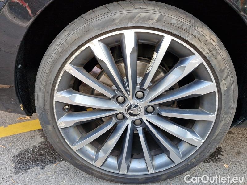  Skoda  Superb  Combi (3V5)(2015) Su.com.2.0TDI 147 4x4 L&K Aut #22