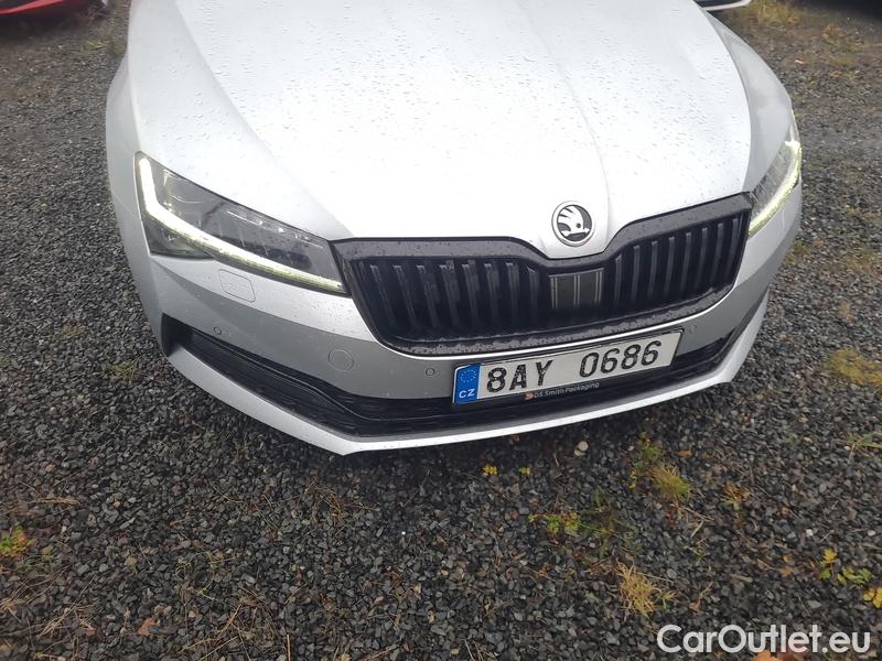  Skoda  Superb  (3V3)(2015) Supe.2.0TDI 147 SportLine Aut #3
