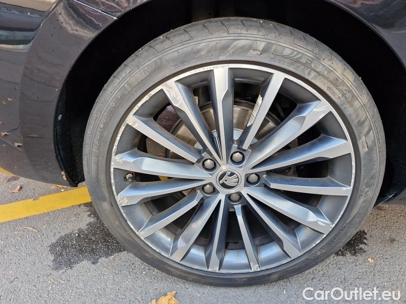  Skoda  Superb  Combi (3V5)(2015) Su.com.2.0TDI 147 4x4 L&K Aut #24