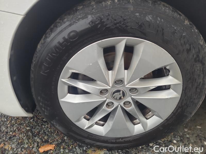  Skoda  Octavia  Combi (NX3)(2020) Oct.Com. 2.0TDI 85 Ambition AT #4