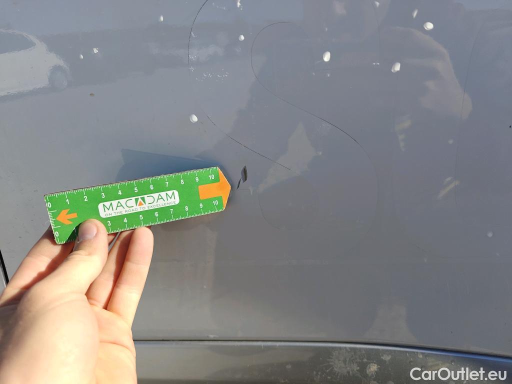  Peugeot  2008 PEUGEOT  / 2019 / 5P / todoterreno Allure BlueHDI 81kW (110CV) #31