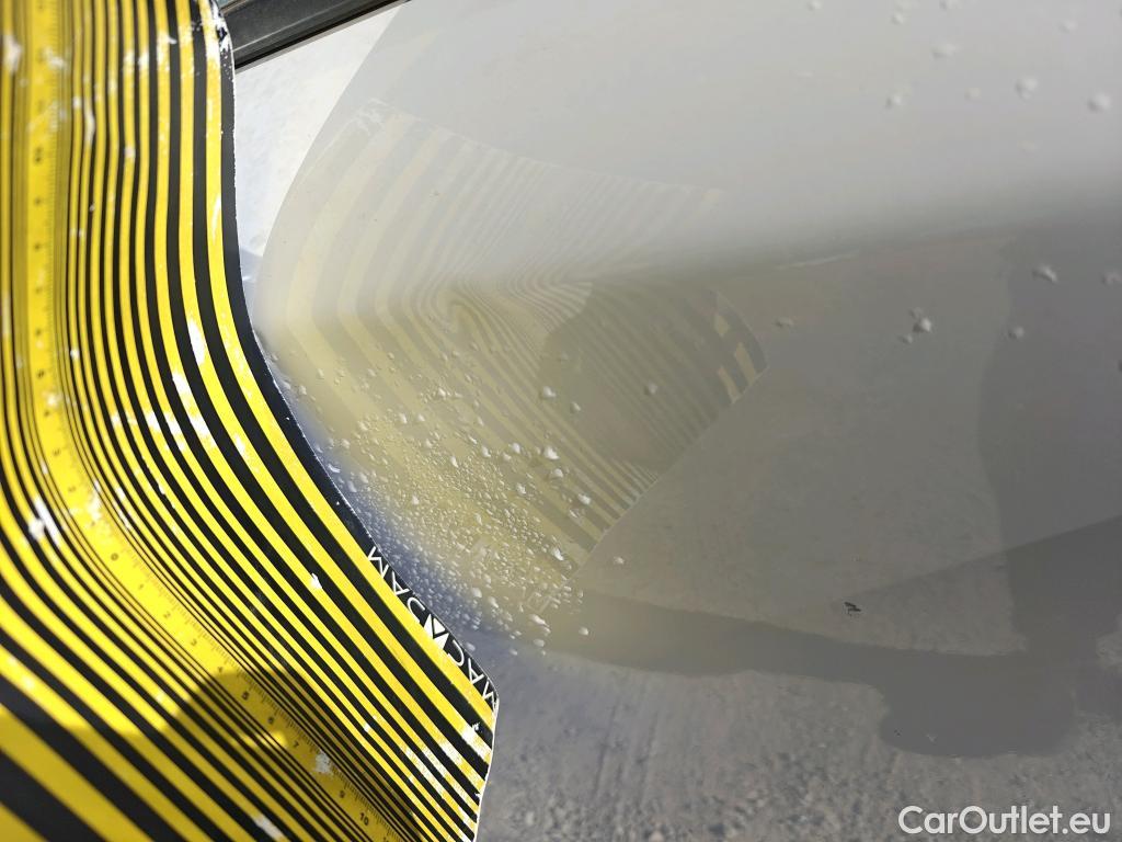  Peugeot  2008 PEUGEOT  / 2019 / 5P / todoterreno Allure BlueHDI 81kW (110CV) #17