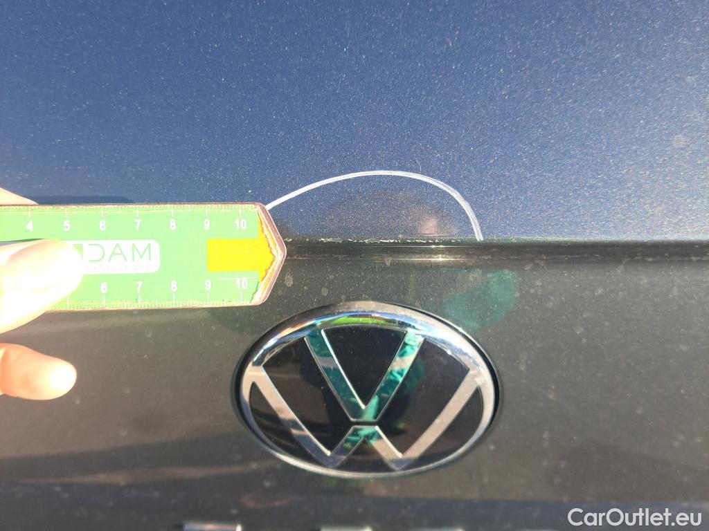  Volkswagen  T-ROC VOLKSWAGEN  / 2017 / 5P / todoterreno Advance 2.0 TDI 110kW (150CV) DSG (AC2) #4