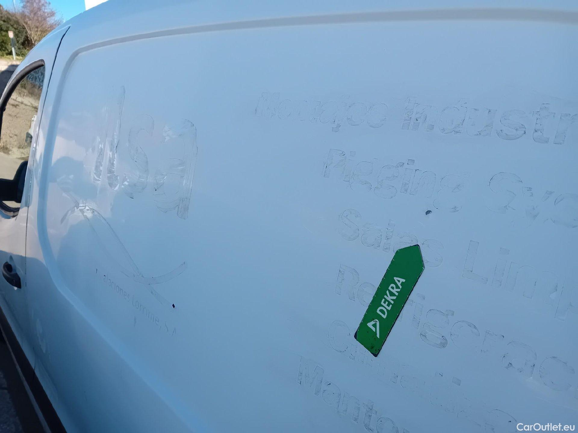  Citroen  Berlingo CITROEN  / 2015 / 3P / furgón derivado de turismo BlueHDi 74KW (100CV) #11