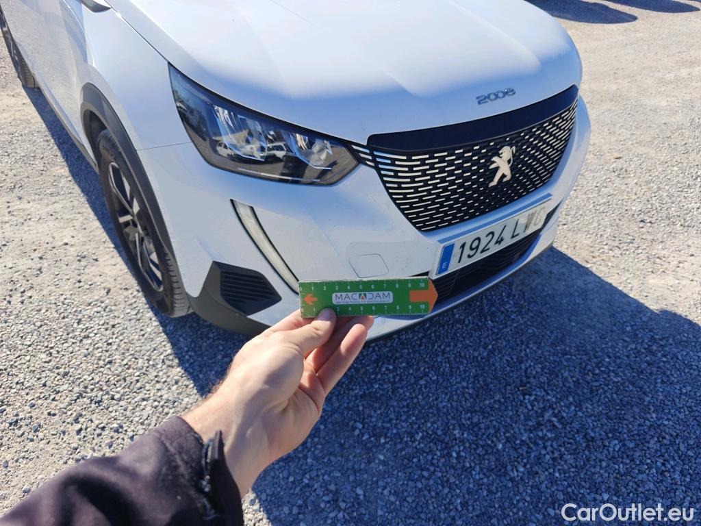  Peugeot  2008 PEUGEOT  / 2019 / 5P / todoterreno Allure BlueHDI 81kW (110CV) #38