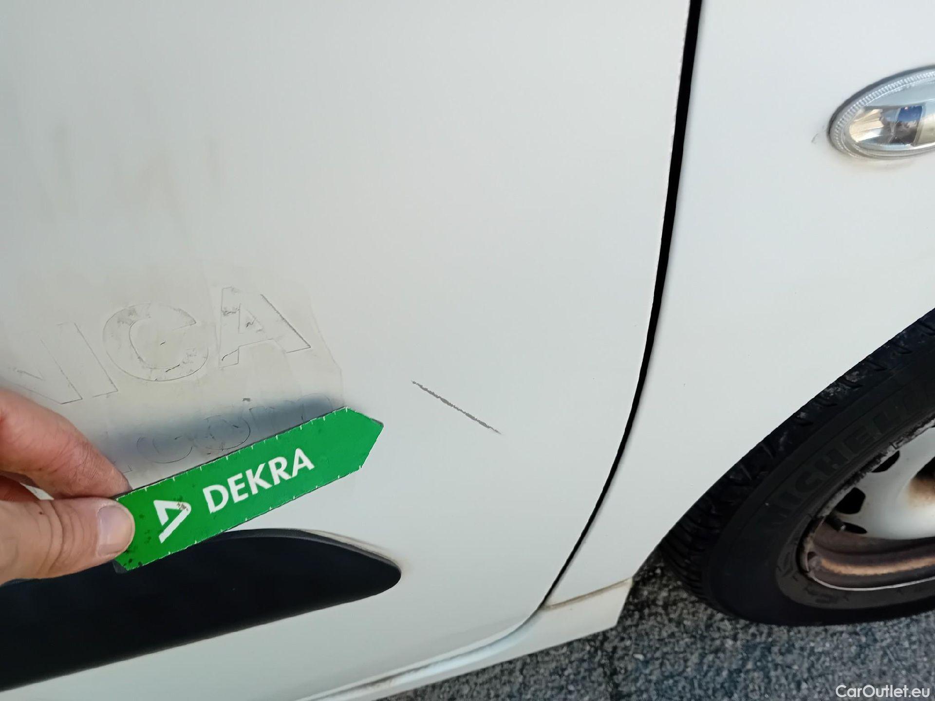  Citroen  Berlingo CITROEN  / 2015 / 3P / furgón derivado de turismo BlueHDi 74KW (100CV) #32