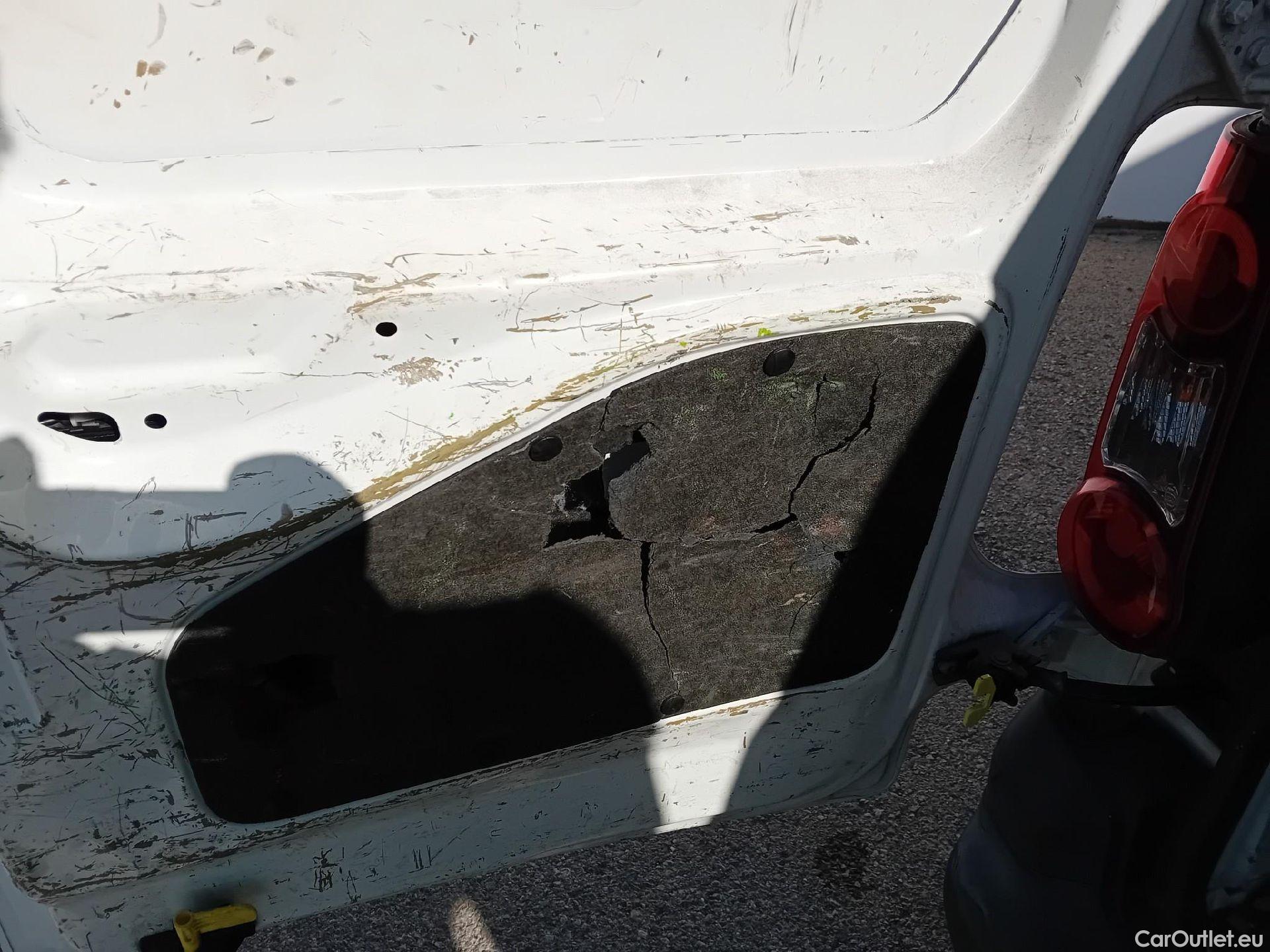  Citroen  Berlingo CITROEN  / 2015 / 3P / furgón derivado de turismo BlueHDi 74KW (100CV) #42