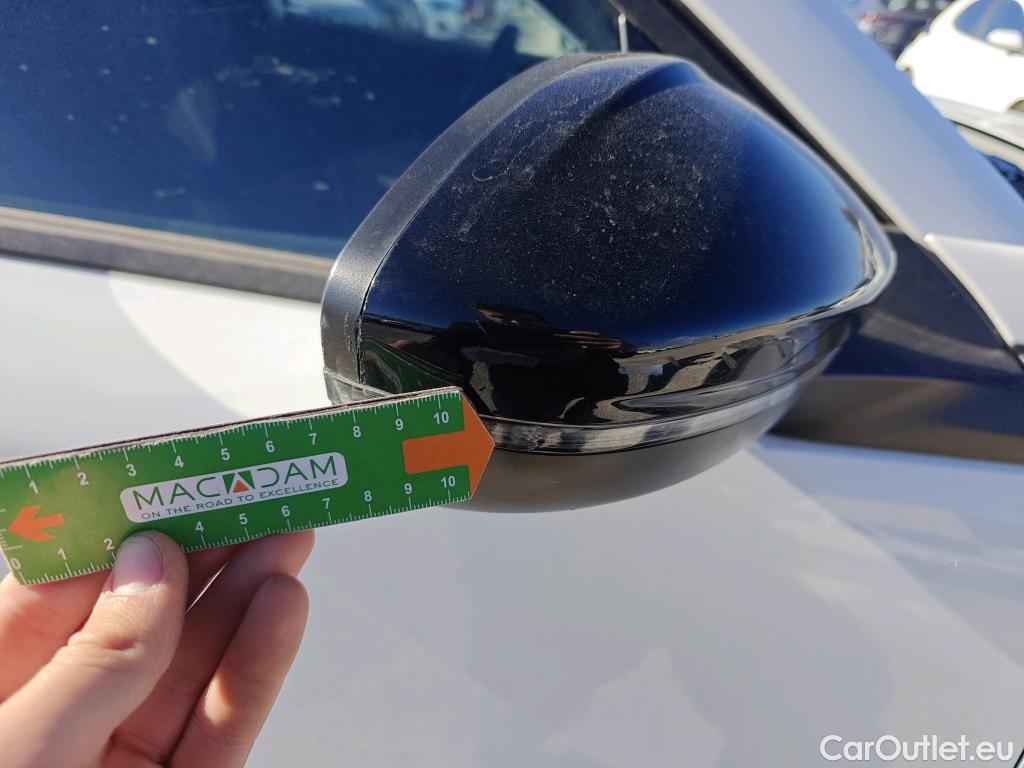  Peugeot  2008 PEUGEOT  / 2019 / 5P / todoterreno Allure BlueHDI 81kW (110CV) #56