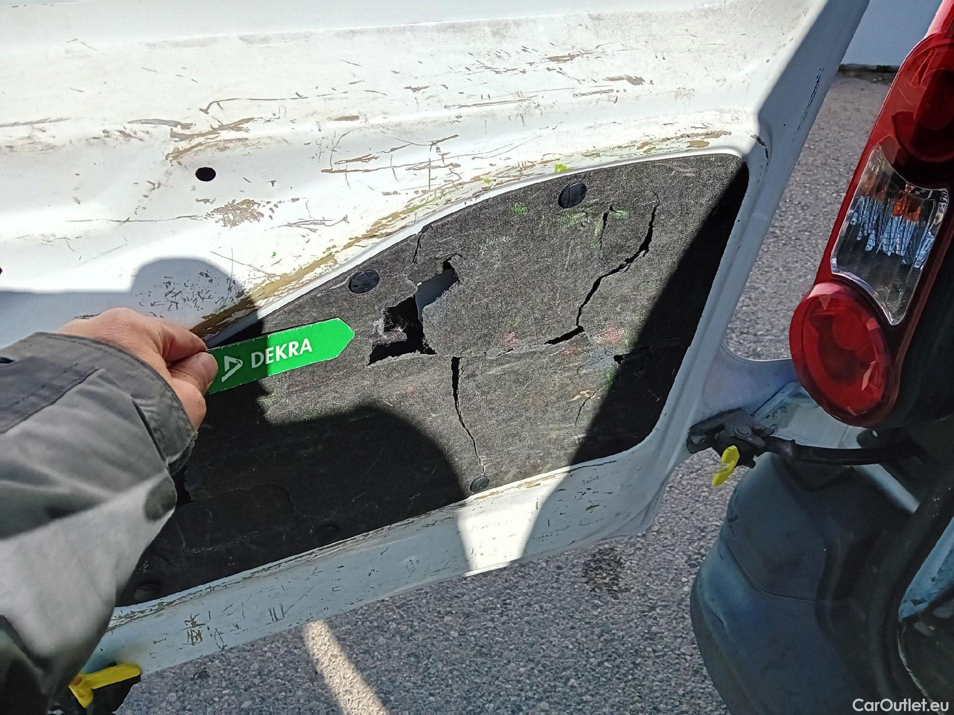  Citroen  Berlingo CITROEN  / 2015 / 3P / furgón derivado de turismo BlueHDi 74KW (100CV) #43