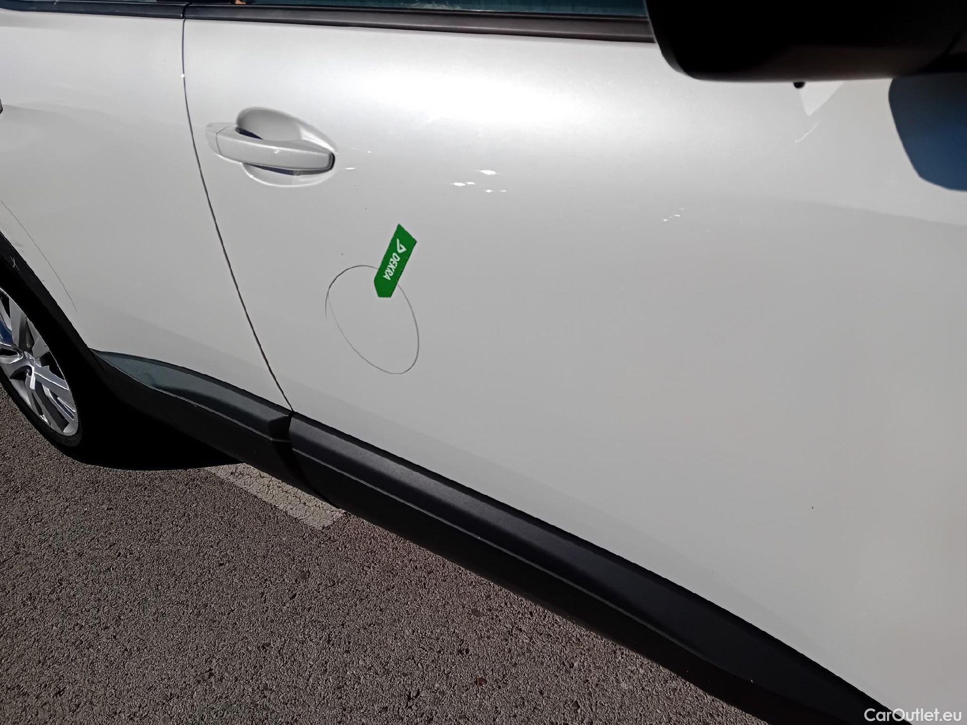  Peugeot  3008 PEUGEOT  / 2020 / 5P / todoterreno 1.5 BlueHDi 96kW (130CV) S&S Active Pack (AC4) #38