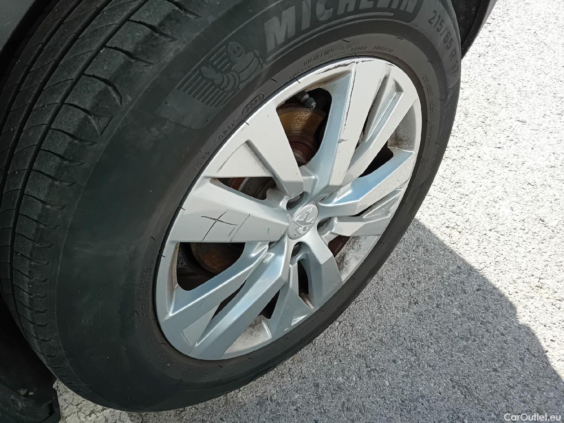  Peugeot  3008 PEUGEOT  / 2020 / 5P / todoterreno 1.5 BlueHDi 96kW (130CV) S&S Active Pack (AC4) #20