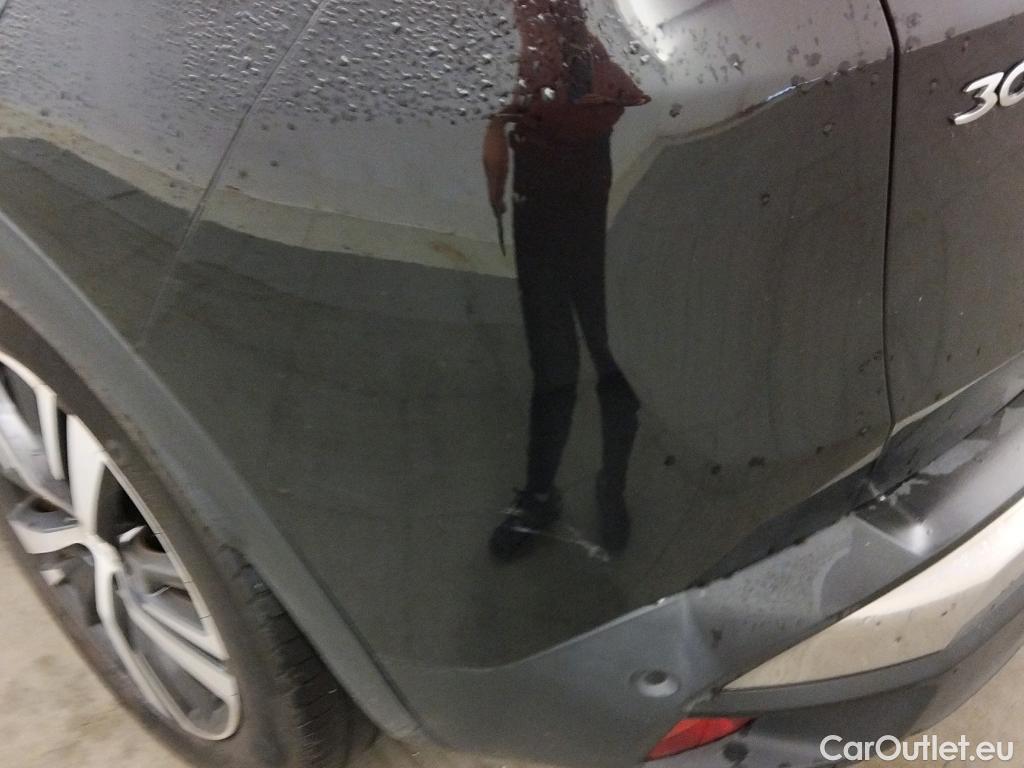  Peugeot  3008 PEUGEOT  Hybrid / 2016 / 5P / todoterreno 225 e-EAT8 Allure #19