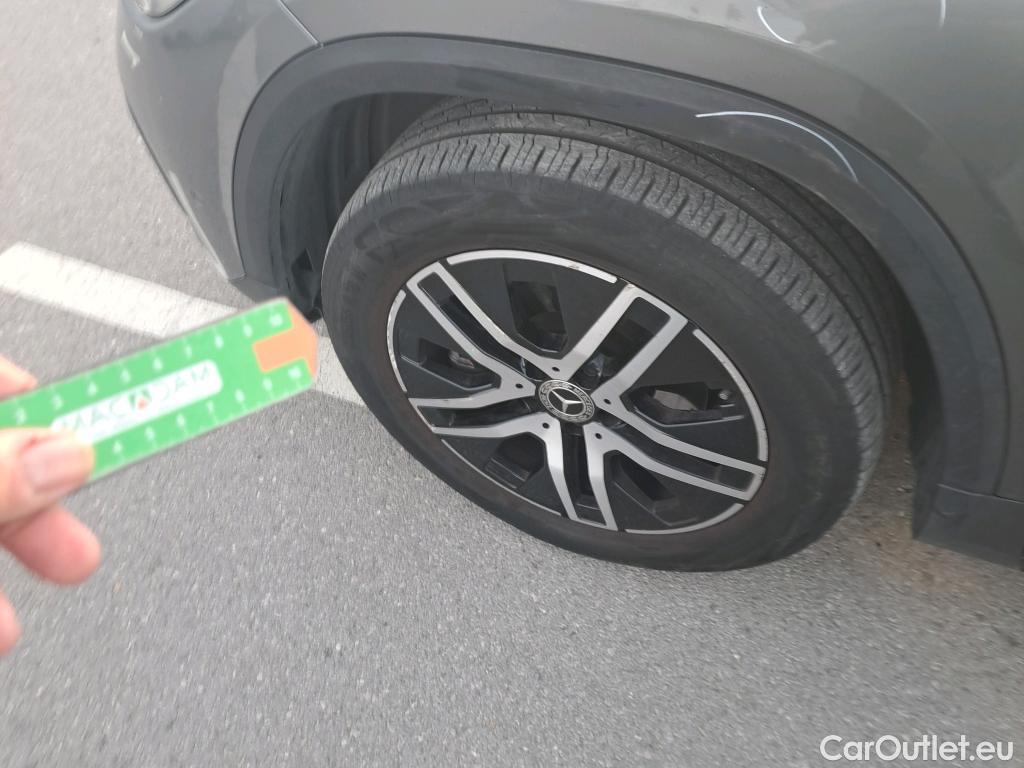  Mercedes  GLA MERCEDES-BENZ  / 2020 / 5P / todoterreno  200 D #4